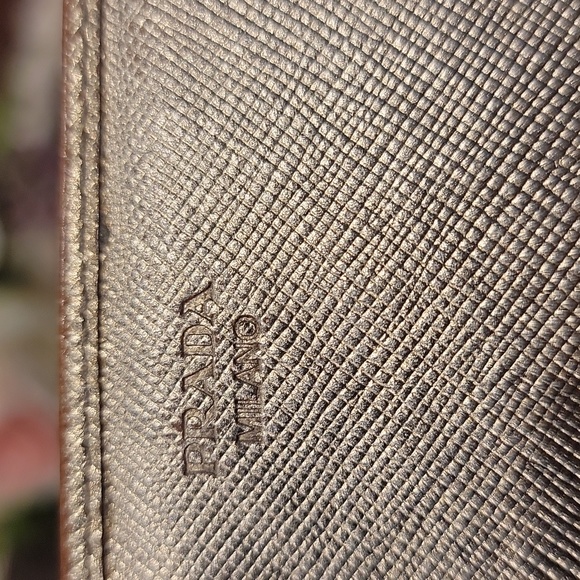 Authentic Prada Saffiano Metal wallet - Picture 11 of 13